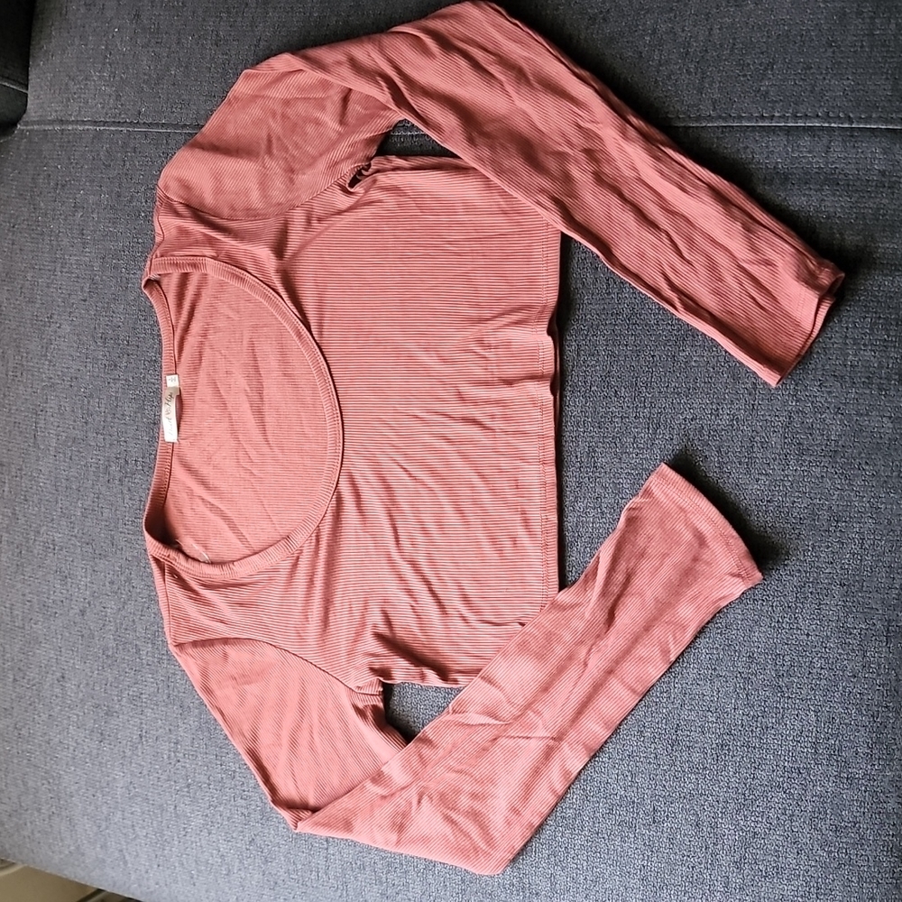 Crop Top - Picture 2 of 4